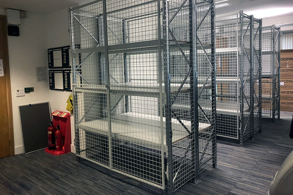 Epsivol shelving and racking with mesh protection