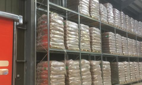 Warehouse pallet racking