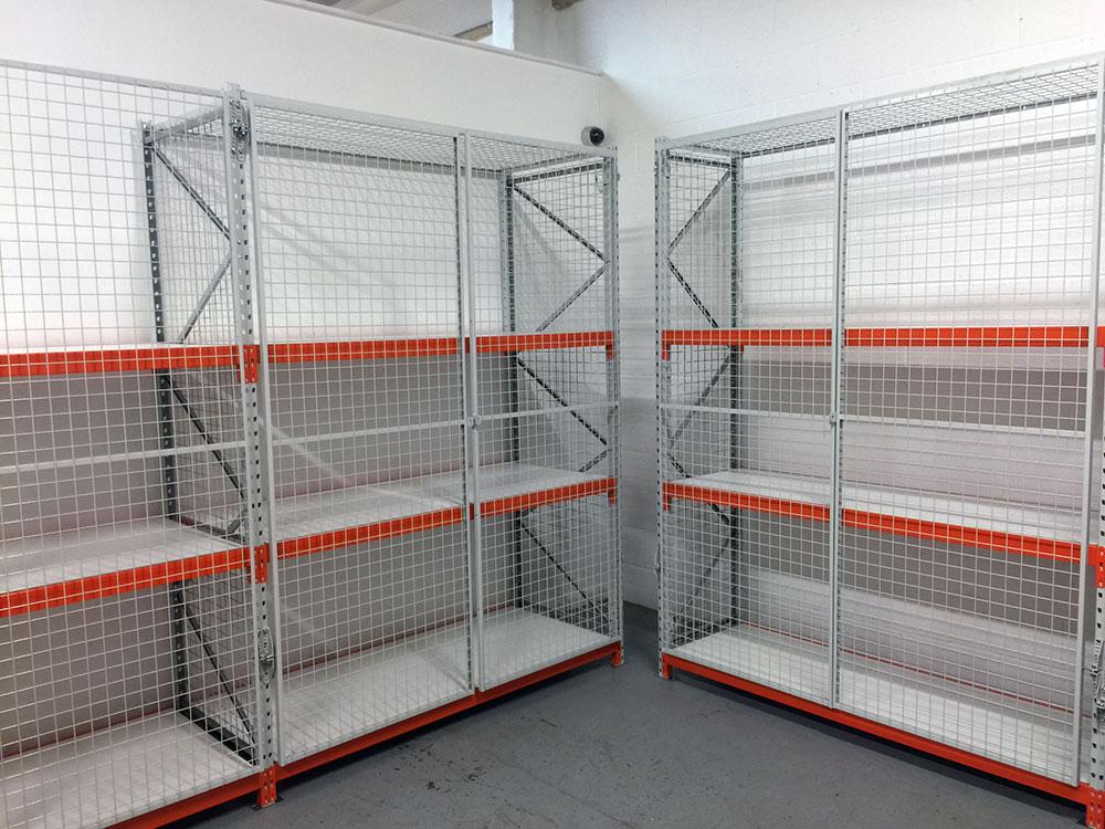 Lockable mesh racking with melamine shelves