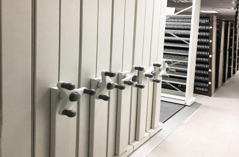 Hand wheels with decor panels mobile storage